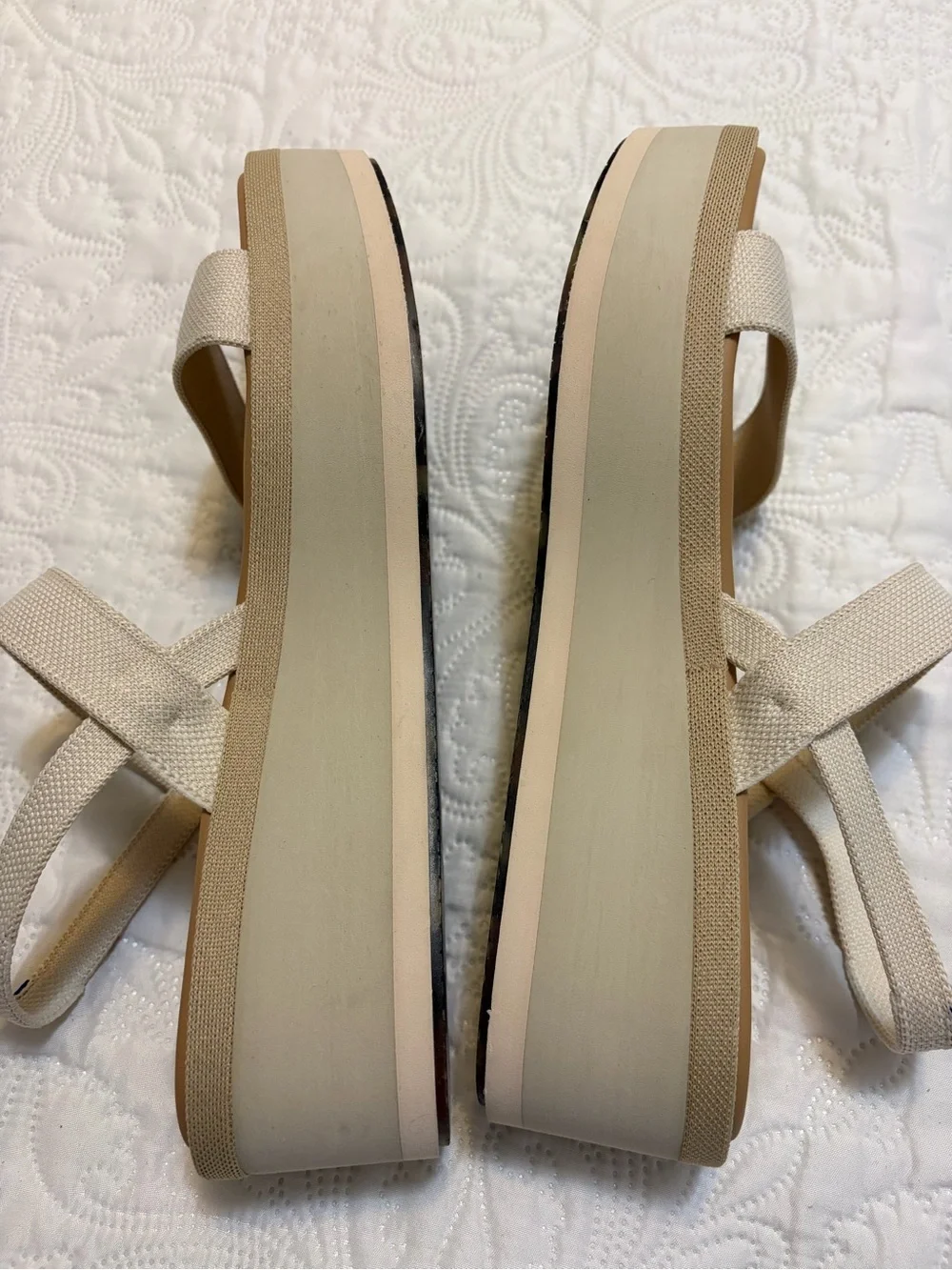 Rothy's The Lightweight Wedge Sandal In Salt